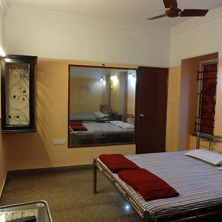 Central Guest House Calcutta Buitenkant foto