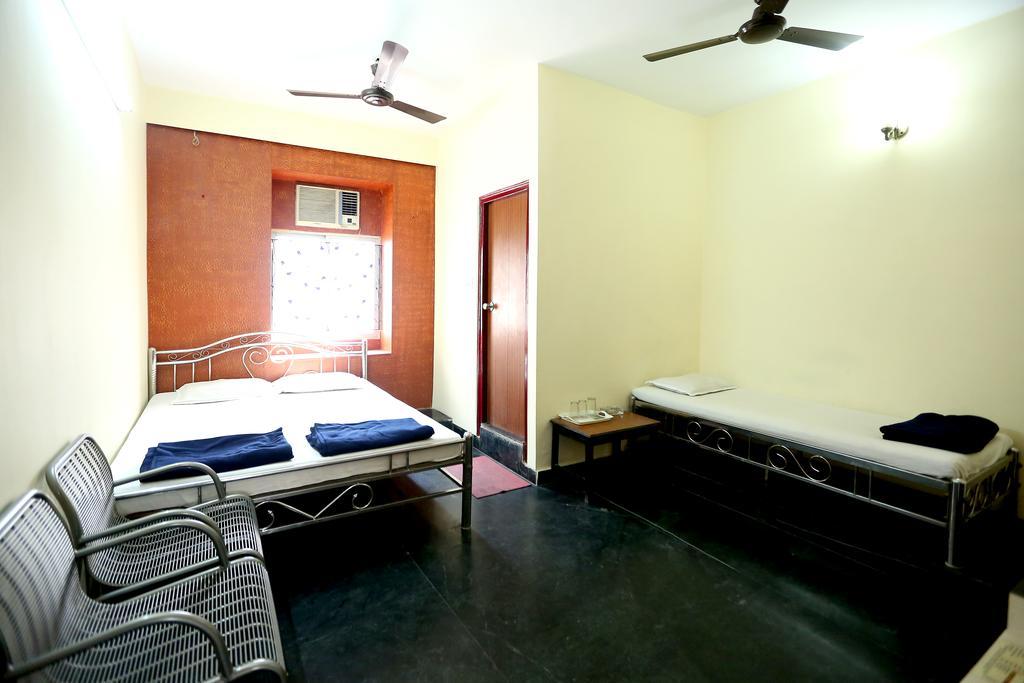 Central Guest House Calcutta Buitenkant foto