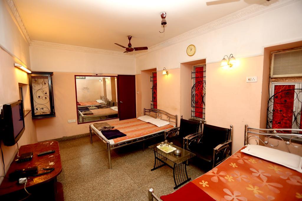 Central Guest House Calcutta Buitenkant foto