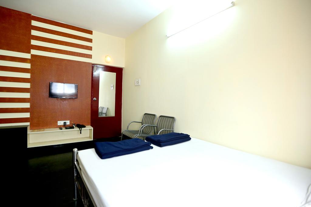 Central Guest House Calcutta Buitenkant foto