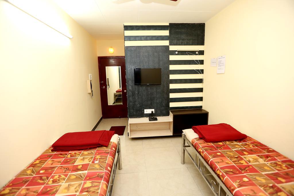 Central Guest House Calcutta Buitenkant foto